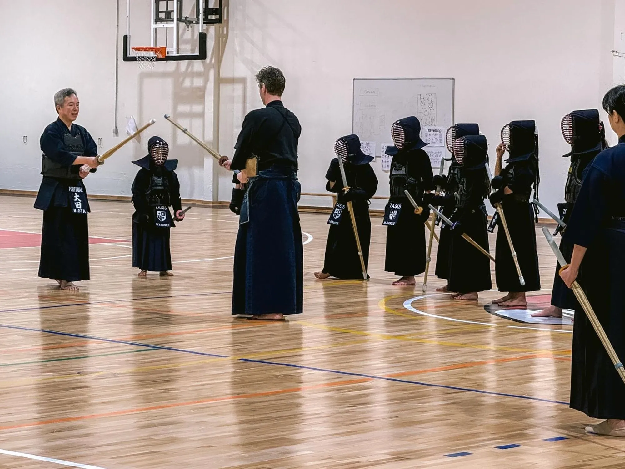 A line of kendoka waiting their turn